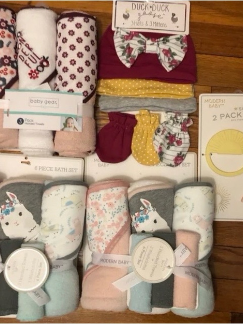 Modern Baby 6pcs bath set & Hooded Towel, Teethers & 3 Hats & Mitten